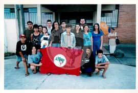 Tribunal Internacional dos Crimes do Latifúndio e da Política Governamental de Violação dos Direitos Humanos (Curitiba-PR, 02 mai. 2001) [fotografia] / Fotógrafo(a) : Douglas Mansur. -- Ref.: BR-SPMST_MST-SN-CIN_AMP_000134-000938-ACS.