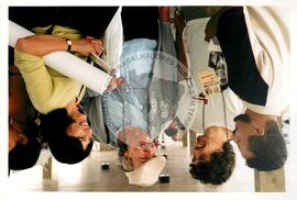 Semana Nacional de Cultura Brasileira e Reforma Agrária (Rio de Janeiro-RJ, 18 mar. 2002) [fotografia] / Fotógrafo(a) : Luciney Martins. -- Ref.: BR-SPMST_MST-SN-CIN_AMP_001823-013811-NDT.