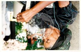 Semana Nacional de Cultura Brasileira e Reforma Agrária (Rio de Janeiro-RJ, 18 mar. 2002) [fotografia] / Fotógrafo(a) : João Laet. -- Ref.: BR-SPMST_MST-SN-CIN_AMP_001818-013459-NDT.