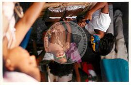 Semana Nacional de Cultura Brasileira e Reforma Agrária (Rio de Janeiro-RJ, 18 mar. 2002) [fotografia] / Fotógrafo(a) : Luciney Martins. -- Ref.: BR-SPMST_MST-SN-CIN_AMP_001812-013195-NDT.
