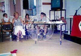 Encontro Amigos do MST (França, 2001) [fotografia] / Fotógrafo(a) : [sem autoria]. -- Ref.: BR-SPMST_MST-SN-CIN_AMP_001139-009525-RIT.