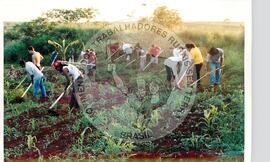 Tribunal Internacional dos Crimes do Latifúndio e da Política Governamental de Violação dos Direitos Humanos (Curitiba-PR, 02 mai. 2001) [fotografia] / Fotógrafo(a) : Douglas Mansur. -- Ref.: BR-SPMST_MST-SN-CIN_AMP_000135-001003-ACS.