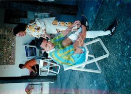 Partida de futebol entre o time do MST e do Chico Buarque (Rio de Janeiro (Estado), mar. 2000) [fotografia] / Fotógrafo(a) : Maysa Mendonça. -- Ref.: BR-SPMST_MST-SN-CIN_AMP_000805-005213-CUL.