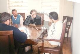 Encontro de Diolinda com personalidades no presídio Carandiru (São Paulo-SP, nov. 1995) [fotografia] / Fotógrafo(a) : [sem autoria] ; Renata Jubram. -- Ref.: BR-SPMST_MST-SN-CIN_AMP_000670-003804-ARV.