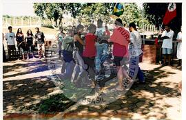 Plenária no Encontro Nacional de Militantes da Comunicação (Ribeirão Preto-SP, 02 dez. 2002) [fotografia] / Fotógrafo(a) : Leticia Barqueta. -- Ref.: BR-SPMST_MST-SN-CIN_AMP_000953-007584-ENC.