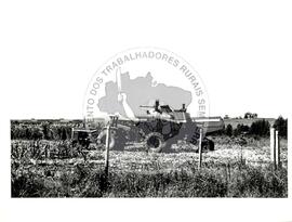 Assentamento do MST [sem identificação] (Chapecó-SC, ago. 1995) [fotografia] / Fotógrafo(a) : Débora Lerrer. -- Ref.: BR-SPMST_MST-SN-CIN_AMP_000194-001395-ASS.