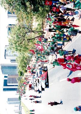 Chegada da Marcha Popular à Brasília (Brasília-DF, 07 out. 1999) [fotografia] / Fotógrafo(a) : Douglas Mansur. -- Ref.: BR-SPMST_MST-SN-CIN_AMP_001396-010985-MAC.