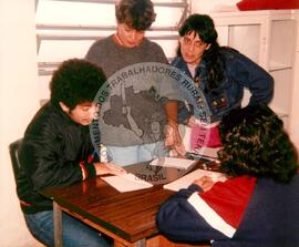 Acampamento "Palmeiras das Missões" do MST (Rio Grande do Sul, set. 1989) [fotografia] / Fotógrafo(a) : Volnei Manfron. -- Ref.: BR-SPMST_MST-SN-CIN_AMP_000085-000678-ACP.
