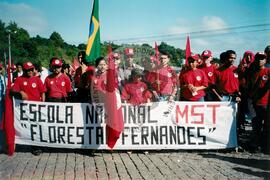 Inauguração do Monumento em homenagem a Antônio Tavares Pereira (Curitiba-PR, 01 mai. 2001) [fotografia] / Fotógrafo(a) : Leticia Barqueta. -- Ref.: BR-SPMST_MST-SN-CIN_AMP_001026-008032-ELF.