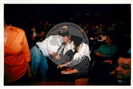 Tribunal Internacional dos Crimes do Latifúndio e da Política Governamental de Violação dos Direitos Humanos (Curitiba-PR, 02 mai. 2001) [fotografia] / Fotógrafo(a) : Douglas Mansur. -- Ref.: BR-SPMST_MST-SN-CIN_AMP_000134-000947-ACS.