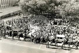 Manifestação contra o INCRA (Rio Grande do Sul, [sem data]) [fotografia] / Fotógrafo(a) : Arquivo MST ; Luis Abreu ; Protássio Nenê ; Volnei Manfron. -- Ref.: BR-SPMST_MST-SN-CIN_AMP_000474-002754-AMT.
