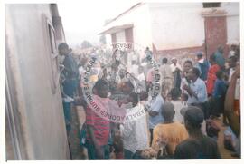 Intercâmbio com a UNAC (Moçambique, ago. 2000) [fotografia] / Fotógrafo(a) : Arquivo MST. -- Ref.: BR-SPMST_MST-SN-CIN_AMP_001092-008827-RIT.