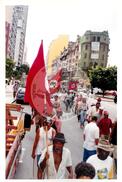 Marcha Sem Terra contra a prisão de 6 trabalhadores (São Paulo-SP, mar. 2000) [fotografia] / Fotógrafo(a) : Joaquim Duarte. -- Ref.: BR-SPMST_MST-SN-CIN_AMP_001426-011539-MAC.
