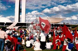 Congresso Nacional do MST, 3o (Distrito Federal (Brasil), 25 jul. 1995) [fotografia] / Fotógrafo(a) : Débora Lerrer. -- Ref.: BR-SPMST_MST-SN-CIN_AMP_000710-004506-CGR.