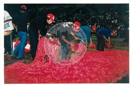 Encontro de Jovens do MST UNICAMP (Campinas-SP, 02 jul. 1999) [fotografia] / Fotógrafo(a) : Douglas Mansur. -- Ref.: BR-SPMST_MST-SN-CIN_AMP_001923-014473-SJM.
