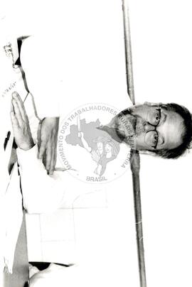 José Dirceu (Brasil, [sem data]) [fotografia] / Fotógrafo(a) : Antônio Tomanini ; Arquivo MST ; Bernardo Fernandes ; Débora Lerrer ; Douglas Mansur ; Mário de Freitas ; Regina Vilela. -- Ref.: BR-SPMST_MST-SN-CIN_AMP_001588-012165-PER.