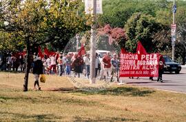 Entrega do resultado do plesbicito da ALCA atividades nacionais conjuntas (Distrito Federal (Brasil), 16 set. 2001) [fotografia] / Fotógrafo(a) : Gildo Aguiar. -- Ref.: BR-SPMST_MST-SN-CIN_AMP_000587-003370-AMT.
