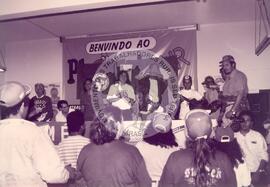 Plenária no Sindicato dos Quimícos (São Paulo (Estado), 05 set. 1998) [fotografia] / Fotógrafo(a) : Cláudio Foschieira. -- Ref.: BR-SPMST_MST-SN-CIN_AMP_000672-003812-ARV.