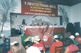 Encontro Estadual do MST, 10o (Fortaleza-CE, dez. 1998) [fotografia] / Fotógrafo(a) : Arquivo MST. -- Ref.: BR-SPMST_MST-SN-CIN_AMP_001001-007826-ENC.