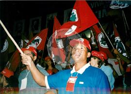 Partida de futebol entre o time do MST e do Chico Buarque (Rio de Janeiro (Estado), mar. 2000) [fotografia] / Fotógrafo(a) : Maysa Mendonça. -- Ref.: BR-SPMST_MST-SN-CIN_AMP_000805-005196-CUL.
