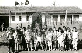 Escola em assentamento (Santa Catarina, 1997) [fotografia] / Fotógrafo(a) : Arquivo MST. -- Ref.: BR-SPMST_MST-SN-CIN_AMP_000887-006229-EDU.