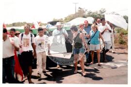 Manifestação e caminhada contra a base de Alcântara (Maranhão, 17 nov. 2002) [fotografia] / Fotógrafo(a) : Silvia Guimarães. -- Ref.: BR-SPMST_MST-SN-CIN_AMP_000530-002965-AMT.