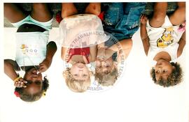 Semana Nacional de Cultura Brasileira e Reforma Agrária (Rio de Janeiro-RJ, 18 mar. 2002) [fotografia] / Fotógrafo(a) : João Laet. -- Ref.: BR-SPMST_MST-SN-CIN_AMP_001810-013079-NDT.