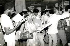 Congresso Nacional da CUT (CONCUT), 3o (Minas Gerais, 1988) [fotografia] / Fotógrafo(a) : Douglas Mansur. -- Ref.: BR-SPMST_MST-SN-CIN_AMP_000735-004814-CSS.