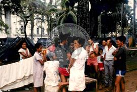 Manifestação dos acampados (Pitanga-PB, ago. 1986) [fotografia] / Fotógrafo(a) : Arquivo MST. -- Ref.: BR-SPMST_MST-SN-CIN_AMP_000538-003041-AMT.