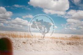 Viagem de Joelson, Ênio e João Pedro (Ásia, 1996) [fotografia] / Fotógrafo(a) : Lito Ocampo. -- Ref.: BR-SPMST_MST-SN-CIN_AMP_001137-009464-RIT.