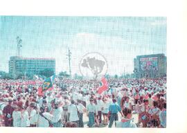 Mobilização pelo 1º de Maio (Cuba, [sem data]) [fotografia] / Fotógrafo(a) : [sem autoria]. -- Ref.: BR-SPMST_MST-SN-CIN_AMP_001045-008460-RIT.