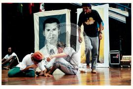 Encontro de Jovens do MST, na Ucicamp, 3o (Campinas-SP, 14 fev. 2001) [fotografia] / Fotógrafo(a) : Douglas Mansur. -- Ref.: BR-SPMST_MST-SN-CIN_AMP_000907-006989-ENJ.