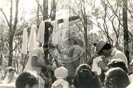 Romarias da Terra (Rio Grande do Sul, 1982 a 1989) [fotografia] / Fotógrafo(a) : Arquivo MST ; Juan Carlos Gomes ; Itamar Garcez ; Douglas Mansur ; Lourdes M. Grzybowski]. -- Ref.: BR-SPMST_MST-SN-CIN_AMP_001968-015054-SPR.