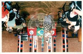 Semana Nacional de Cultura Brasileira e Reforma Agrária (Rio de Janeiro-RJ, 18 mar. 2002) [fotografia] / Fotógrafo(a) : João Laet. -- Ref.: BR-SPMST_MST-SN-CIN_AMP_001818-013457-NDT.