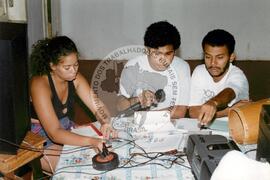 Curso de Comunicação de Radialista (Brasil, [sem data]) [fotografia] / Fotógrafo(a) : André Alexandre ; [sem autoria]. -- Ref.: BR-SPMST_MST-SN-CIN_AMP_000871-006155-CUR.