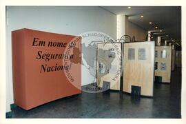 Exposição "Cidadão sob suspeita" (São Paulo (Estado), 12 mai. 1997) [fotografia] / Fotógrafo(a) : Douglas Mansur. -- Ref.: BR-SPMST_MST-SN-CIN_AMP_001032-008184-ELF.