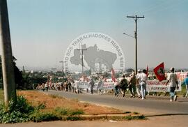 Ato público em frente ao Palácio das Esmeraldas (Goiânia-GO, 10 abr.) [fotografia] / Fotógrafo(a) : Christiane Campos. -- Ref.: BR-SPMST_MST-SN-CIN_AMP_000597-003435-AMT.