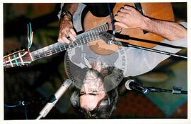 Semana Nacional de Cultura Brasileira e Reforma Agrária (Rio de Janeiro-RJ, 18 mar. 2002) [fotografia] / Fotógrafo(a) : João Laet. -- Ref.: BR-SPMST_MST-SN-CIN_AMP_001810-013052-NDT.