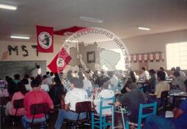 Centro de Formação (Caçador-SC, nov. 1992) [fotografia] / Fotógrafo(a) : José Trevisol. -- Ref.: BR-SPMST_MST-SN-CIN_AMP_000886-006193-EDU.