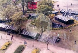 Acampamento Palácio do Governo (Curitiba-PR, 02 jun. 1999) [fotografia] / Fotógrafo(a) : Claudio Foschiera. -- Ref.: BR-SPMST_MST-SN-CIN_AMP_000434-002532-AMT.