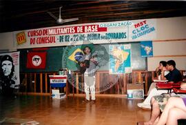 Curso de Militantes de Base do Conesul, 3o (Glória dos Dourados-MS, 02 a 05 mai.) [fotografia] / Fotógrafo(a) : Arquivo MST. -- Ref.: BR-SPMST_MST-SN-CIN_AMP_000865-006103-CUR.