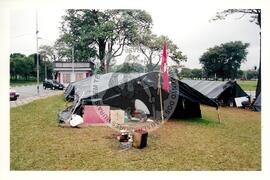 Marcha contra o Desemprego (Brasil, [sem data]) [fotografia] / Fotógrafo(a) : Douglas Mansur. -- Ref.: BR-SPMST_MST-SN-CIN_AMP_001423-011481-MAC.