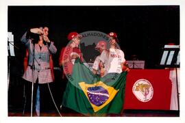 Lançamento do CD "Arte em Movimento" (Rio de Janeiro (Estado), 22 jul. 1998) [fotografia] / Fotógrafo(a) : Arquivo MST. -- Ref.: BR-SPMST_MST-SN-CIN_AMP_000804-005183-CUL.