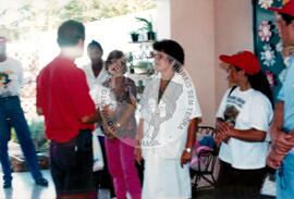 Delegação do MST em Cuba – 40º Aniversário da ANAP (Cuba, 15 mai. 1999) [fotografia] / Fotógrafo(a) : Nilton Viana. -- Ref.: BR-SPMST_MST-SN-CIN_AMP_001043-008384-RIT.