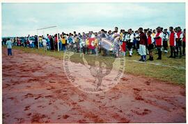 Abertura da Copa de Futebol no Pontal (Teodoro Sampaio-SP, ago. 2001) [fotografia] / Fotógrafo(a) : Leticia Barqueta. -- Ref.: BR-SPMST_MST-SN-CIN_AMP_000815-005398-CUL.