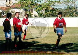 Partida de futebol entre o time do MST e do Chico Buarque (Rio de Janeiro (Estado), mar. 2000) [fotografia] / Fotógrafo(a) : Maysa Mendonça. -- Ref.: BR-SPMST_MST-SN-CIN_AMP_000805-005205-CUL.