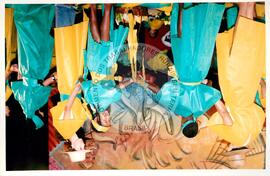 Semana Nacional de Cultura Brasileira e Reforma Agrária (Rio de Janeiro-RJ, 18 mar. 2002) [fotografia] / Fotógrafo(a) : João Laet. -- Ref.: BR-SPMST_MST-SN-CIN_AMP_001818-013473-NDT.