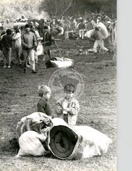 Ocupação Fazenda Boqueirão (Cruz Alta-RS, 19 set. 1995) [fotografia] / Fotógrafo(a) : Roberto Santos. -- Ref.: BR-SPMST_MST-SN-CIN_AMP_001903-014238-OCU.