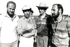 Protesto contra a violência da PM na "Fazenda Annoni" (Rio Grande do Sul, 19 out. 1986) [fotografia] / Fotógrafo(a) : Jussara Veron. -- Ref.: BR-SPMST_MST-SN-CIN_AMP_000454-002641-AMT.