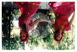 Semana Nacional de Cultura Brasileira e Reforma Agrária (Rio de Janeiro-RJ, 18 mar. 2002) [fotografia] / Fotógrafo(a) : João Laet. -- Ref.: BR-SPMST_MST-SN-CIN_AMP_001811-013108-NDT.